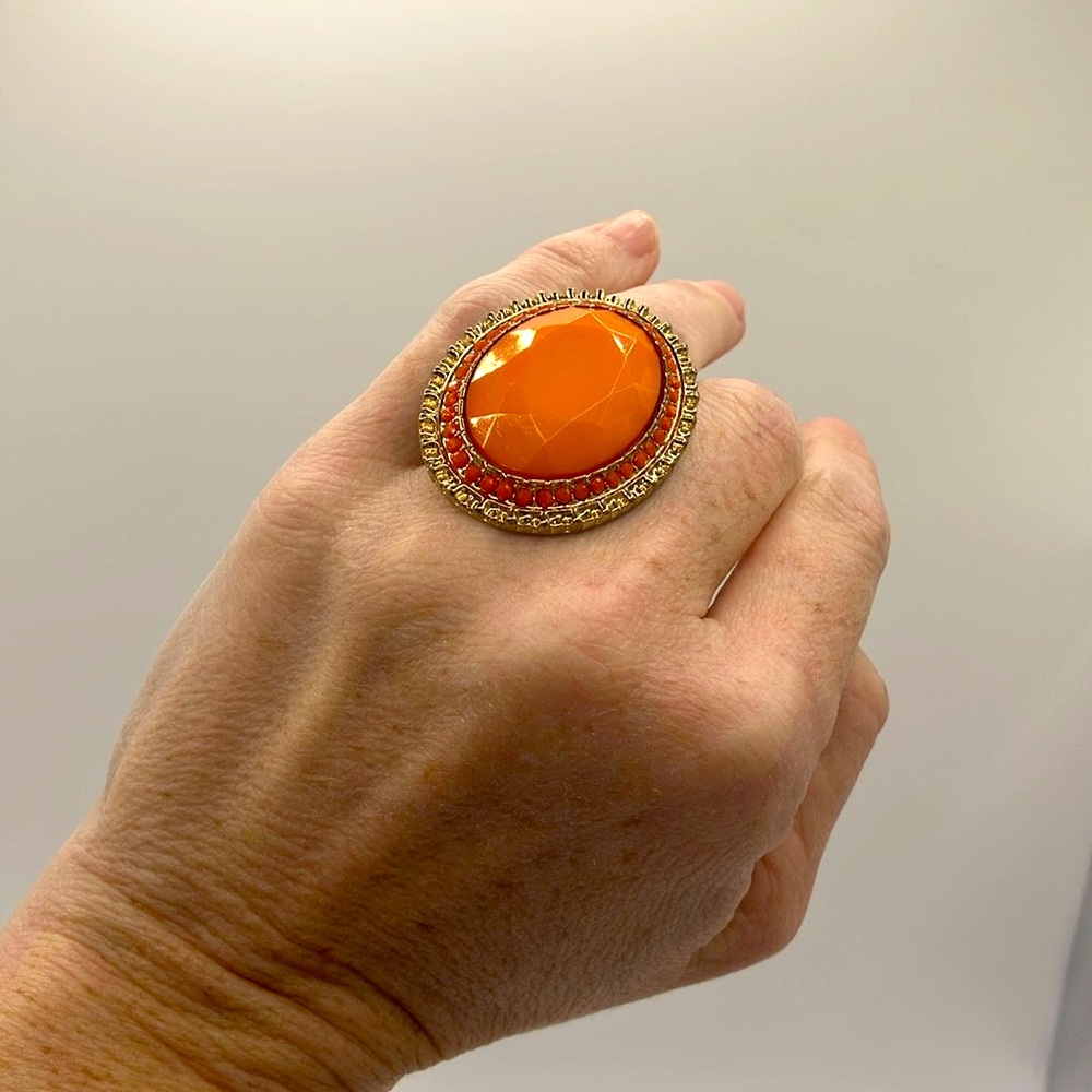Vibrant Pink and Orange Ring Set with Floral Design stretch rings 2/$20🎉 - Picture 7 of 8